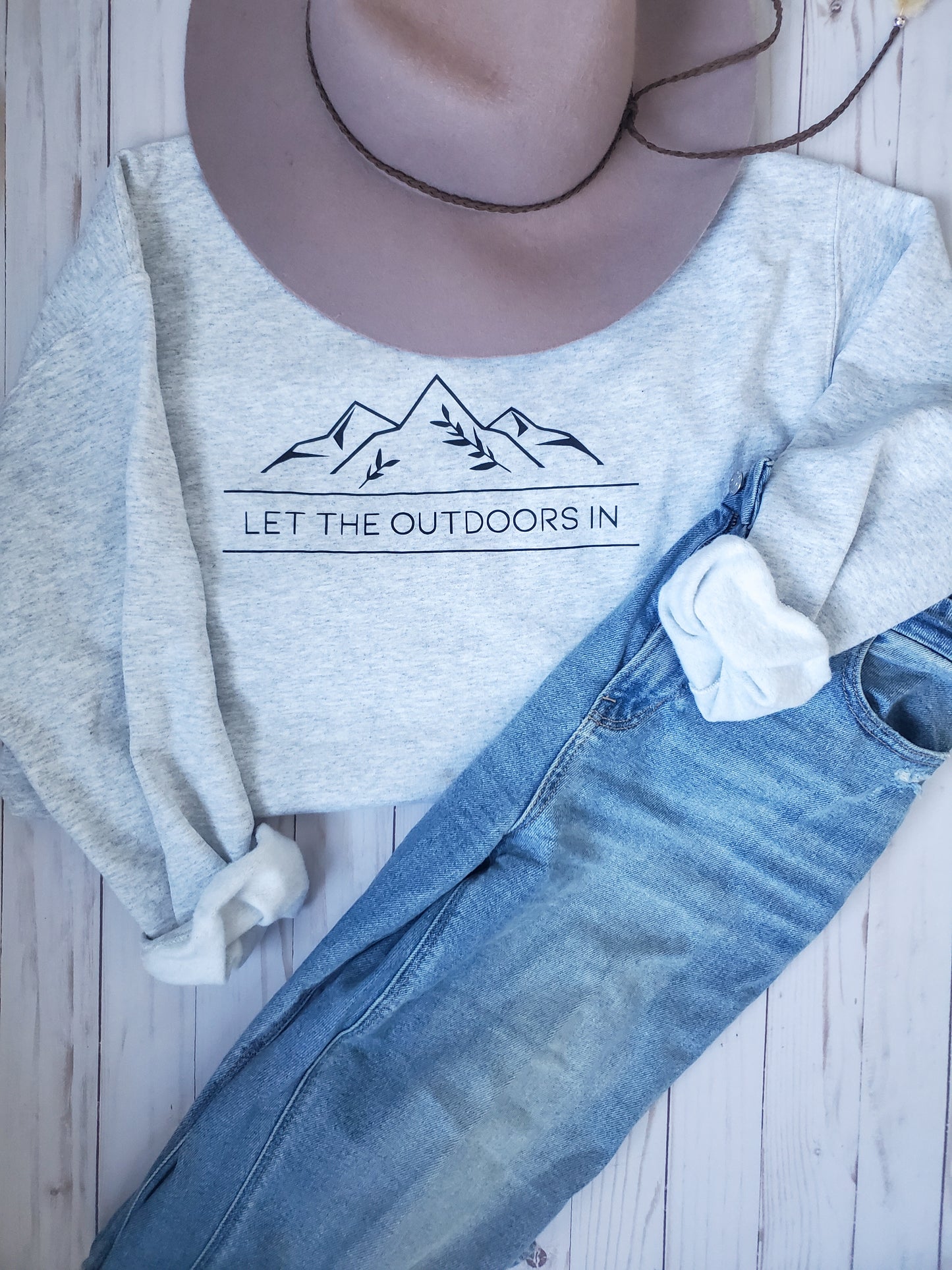 let the outdoors in crewneck